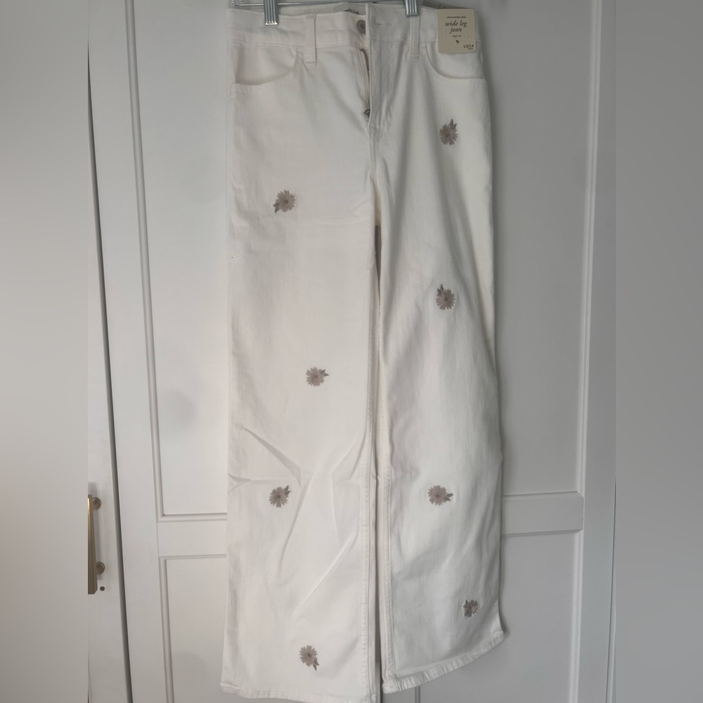 ABERCROMBIE KIDS WIDE LEG JEANS. NEW WITH TAGS!!!